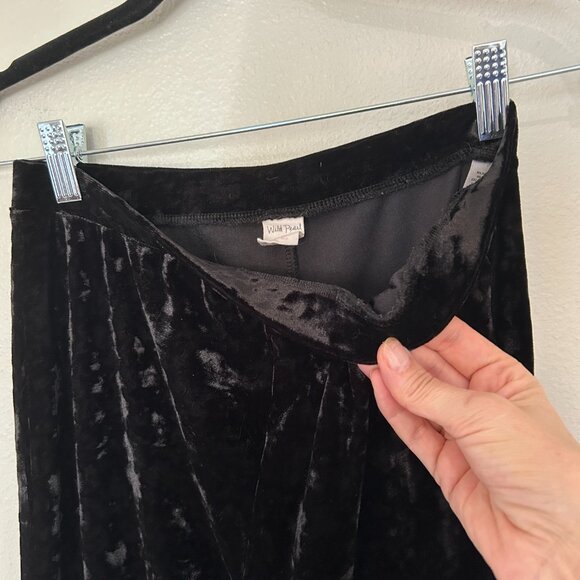 Wild Pearl   Black Velvet Pants  size M - Picture 7 of 7
